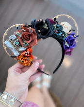 Load image into Gallery viewer, The Winnie 🖤🕯️
