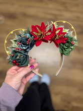 Load image into Gallery viewer, Mistletoe Kisses ❤️
