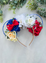 Load image into Gallery viewer, Donald Florals
